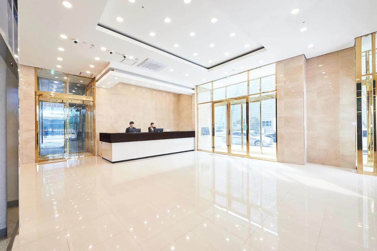 Gold Coast Hotel Инчон Екстериор снимка